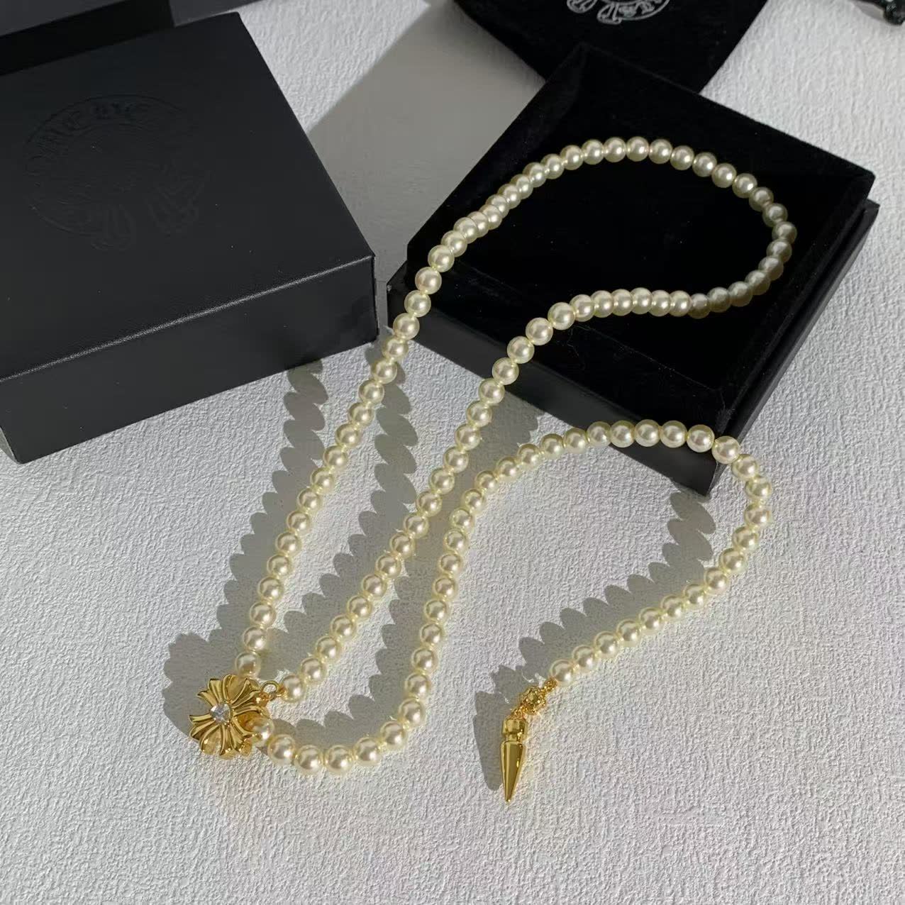 Chrome Hearts Elegant Pearl Necklace with Gold Clasp